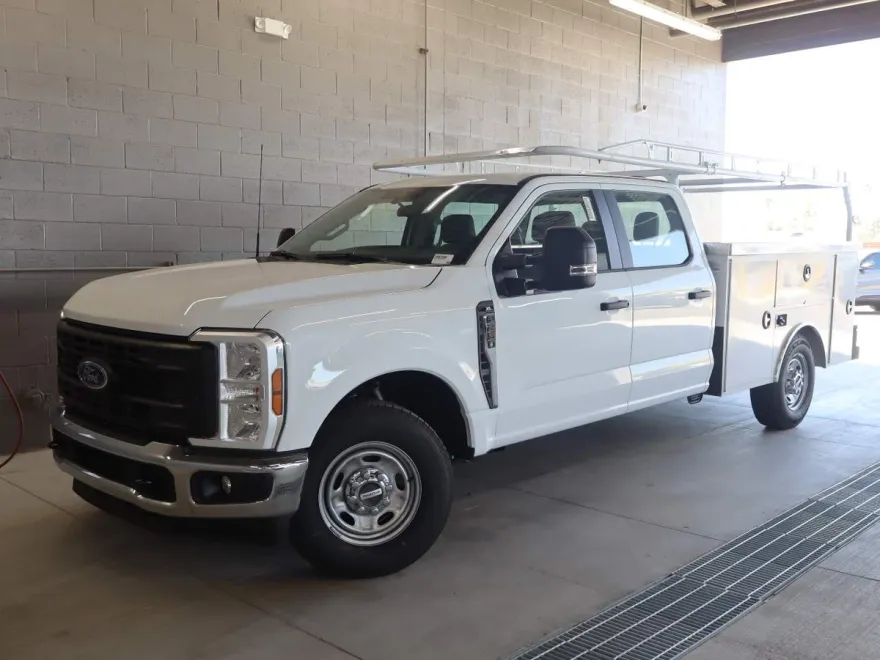 2025 Ford F-250 XL photo 1