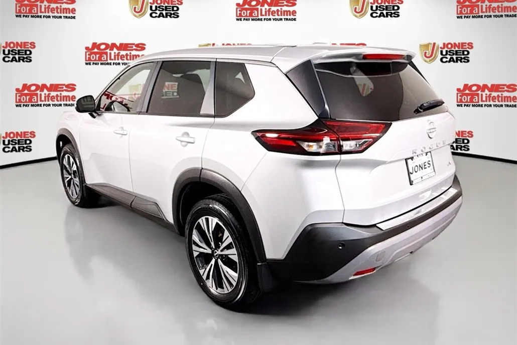 2022 Nissan Rogue SV photo 1