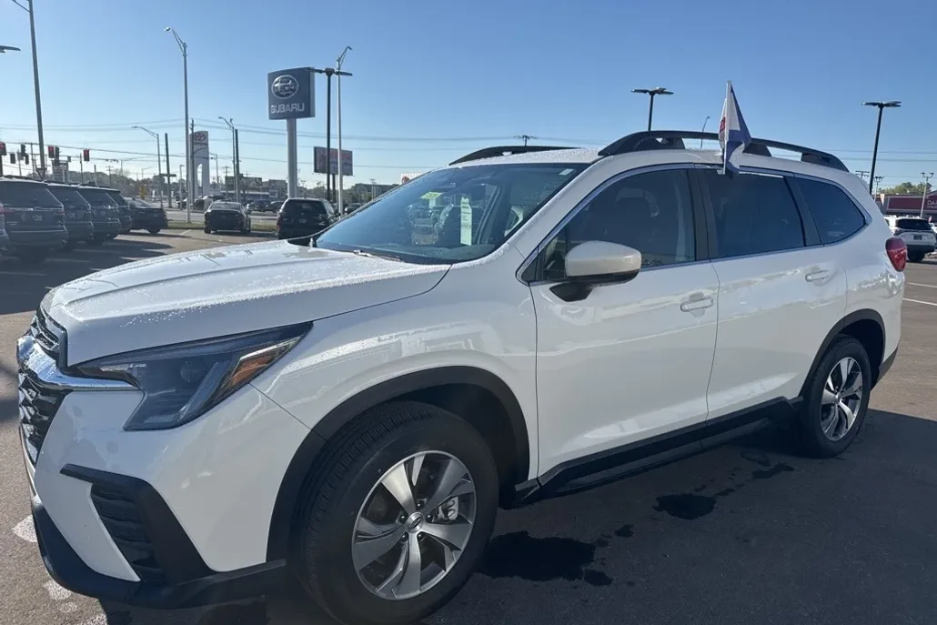 2025 Subaru Ascent Premium photo 1