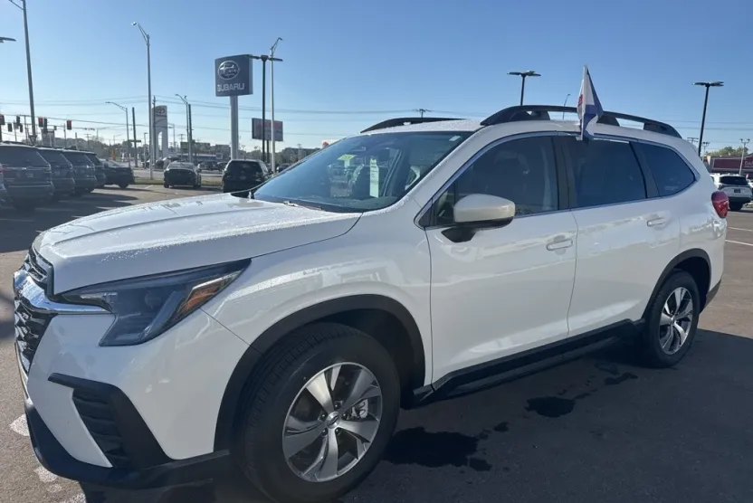 2025 Subaru Ascent Premium photo 1