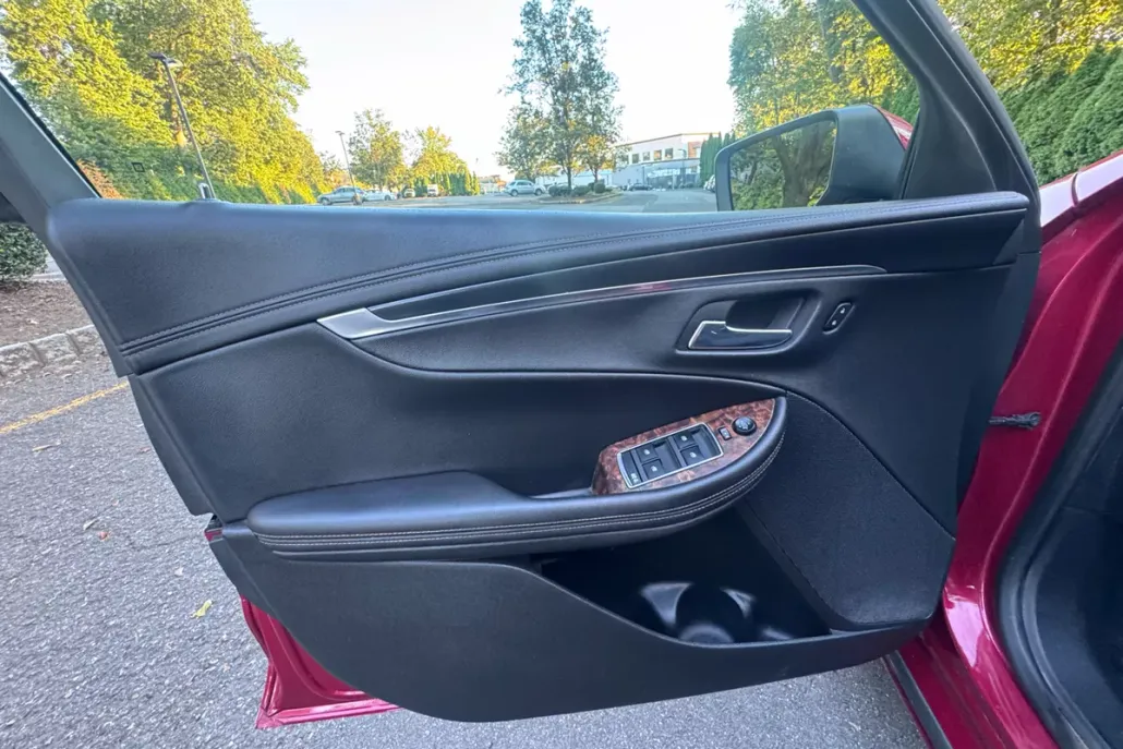 2014 Chevrolet Impala 2LT photo 1