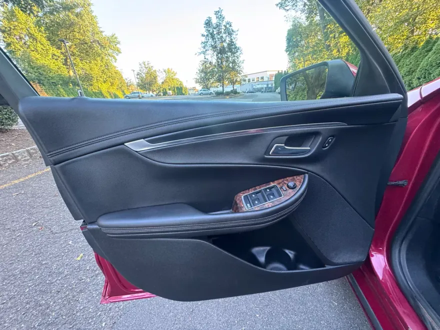 2014 Chevrolet Impala 2LT photo 1