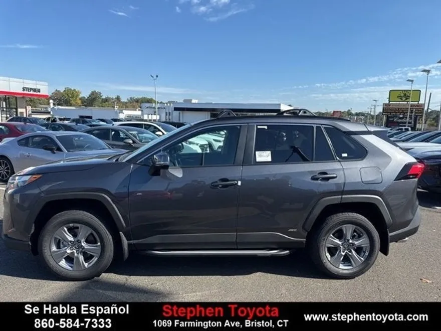 2025 Toyota RAV4 Hybrid XLE photo 1