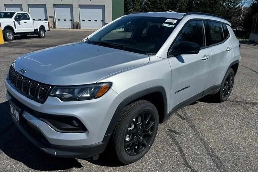 2025 Jeep Compass Latitude photo 1