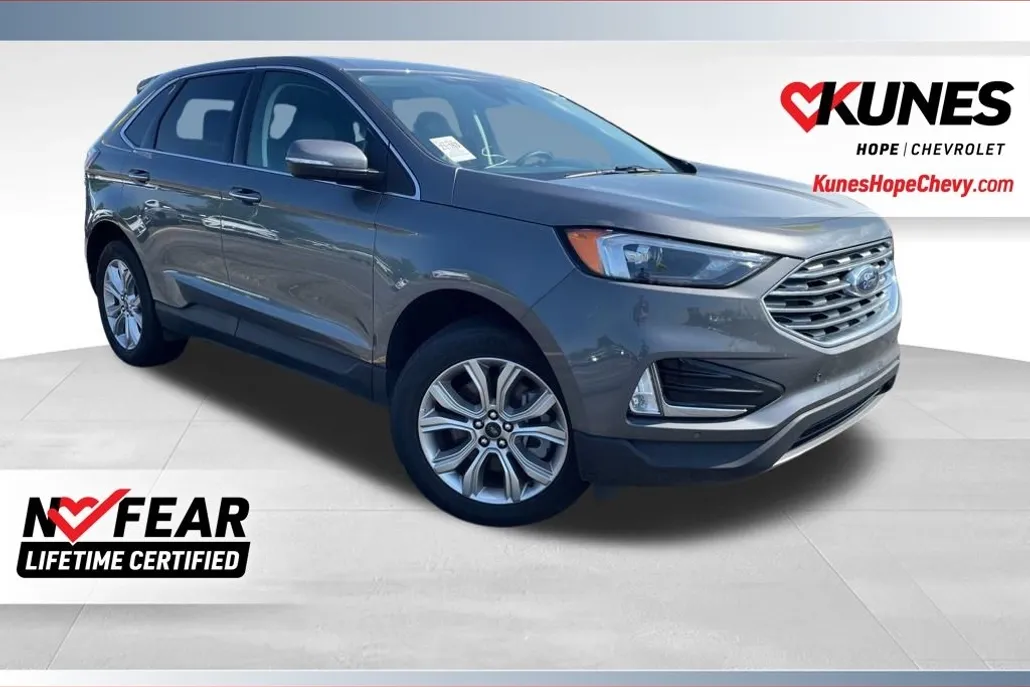 2024 Ford Edge Titanium photo 1