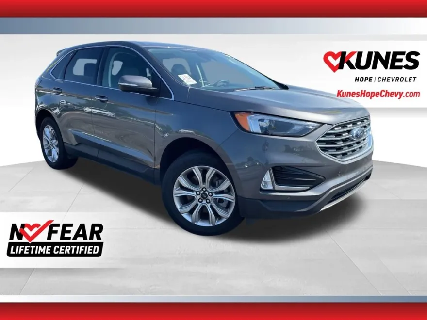 2024 Ford Edge Titanium photo 1