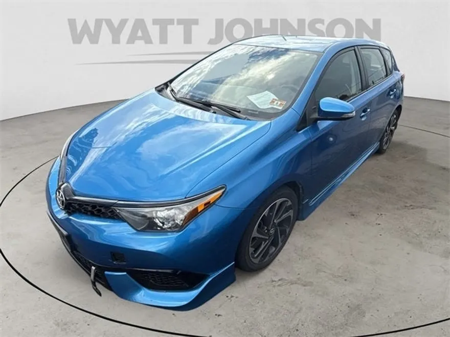 2017 Toyota Corolla iM Base photo 1