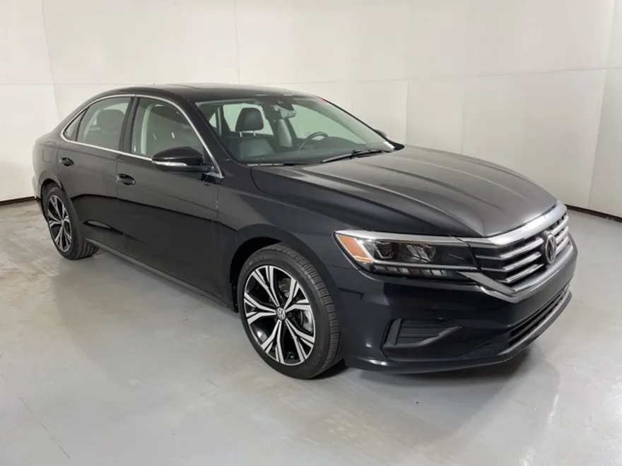 2022 Volkswagen Passat 2.0T SE photo 1