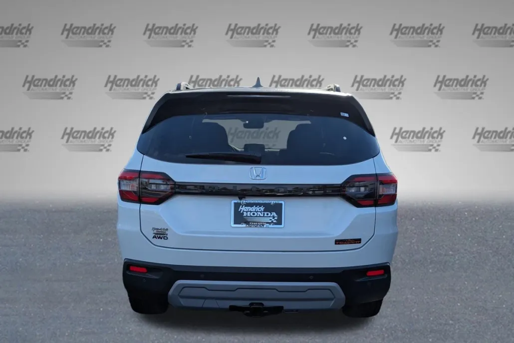 2025 Honda Pilot TrailSport photo 1