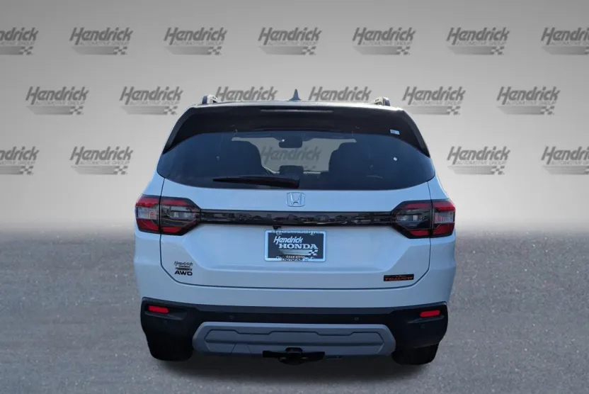 2025 Honda Pilot TrailSport photo 1