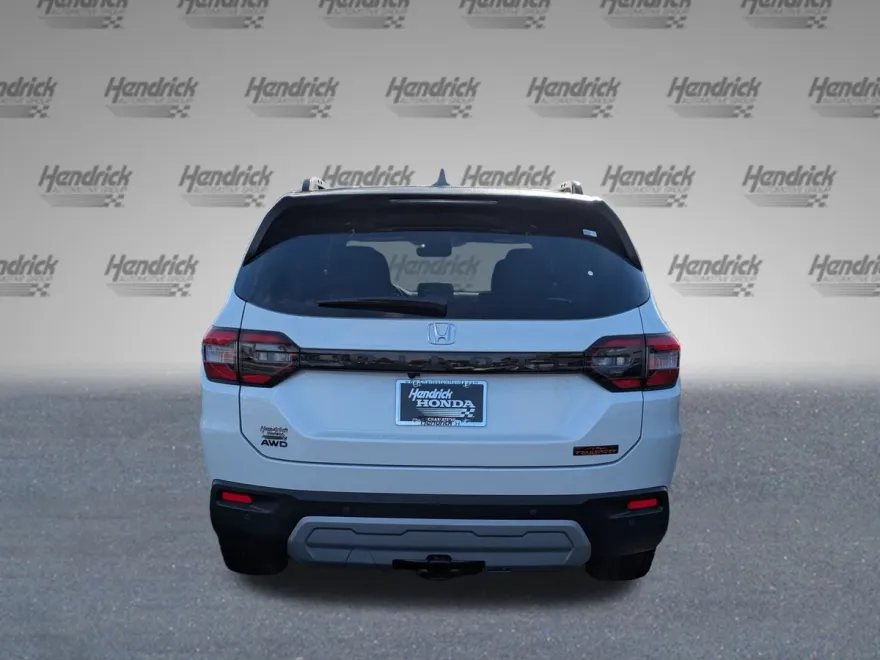 2025 Honda Pilot TrailSport photo 1