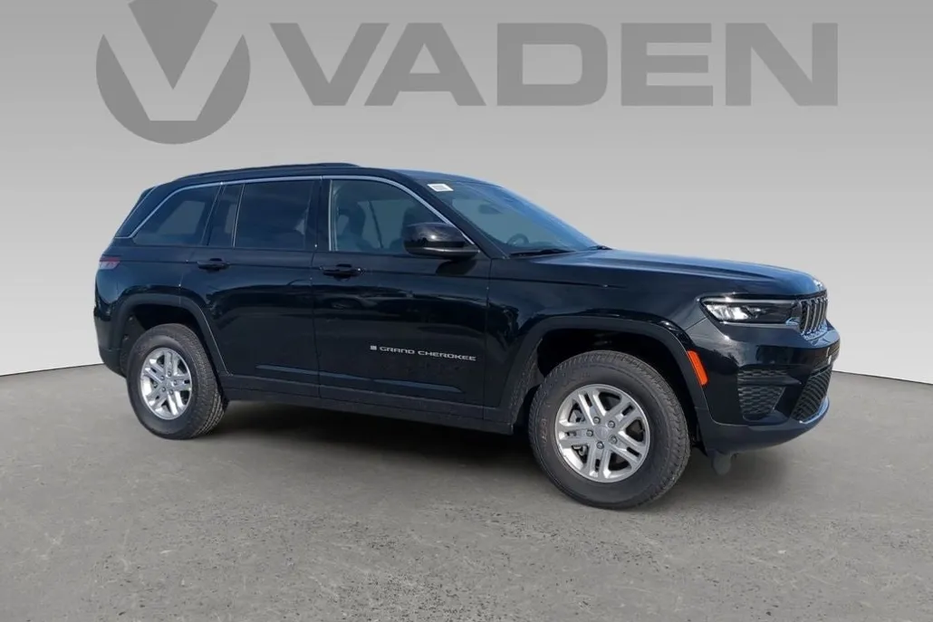 2025 Jeep Grand Cherokee Laredo photo 1