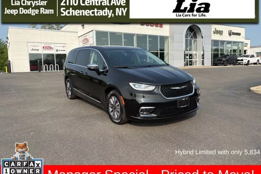 2023 Chrysler Pacifica Hybrid Limited photo 1
