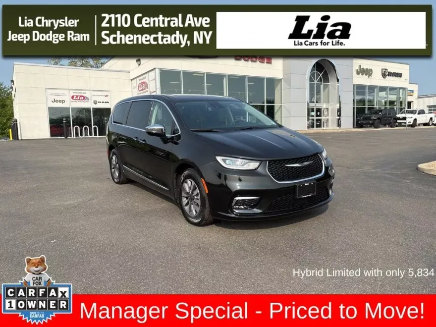 2023 Chrysler Pacifica Hybrid Limited photo 1
