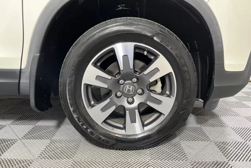 2019 Honda Ridgeline RTL-T photo 1