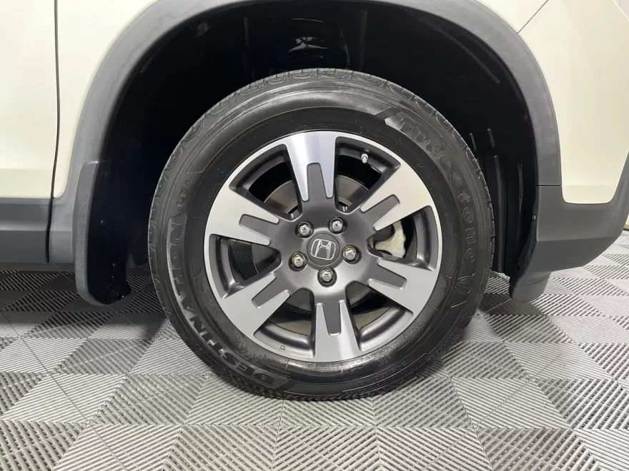 2019 Honda Ridgeline RTL-T photo 1