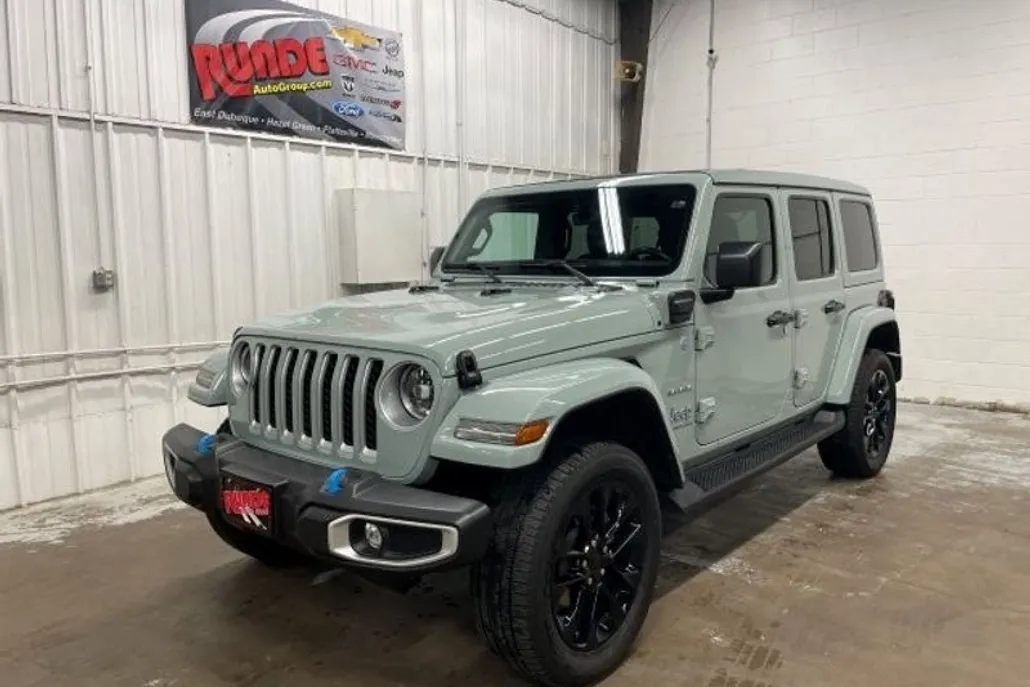 2023 Jeep Wrangler 4xe Sahara photo 1
