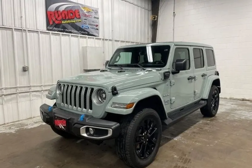 2023 Jeep Wrangler 4xe Sahara photo 1