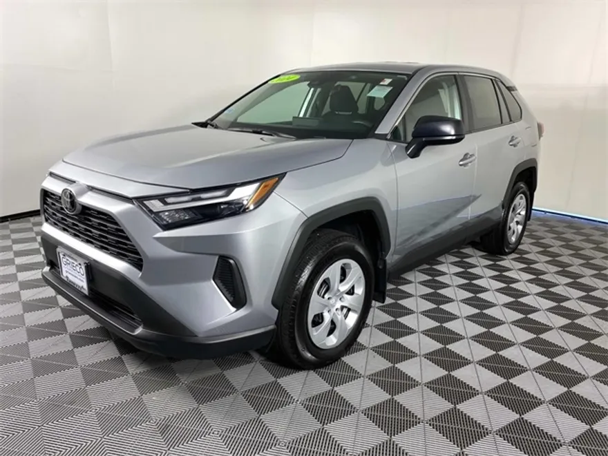 2024 Toyota RAV4 LE photo 1