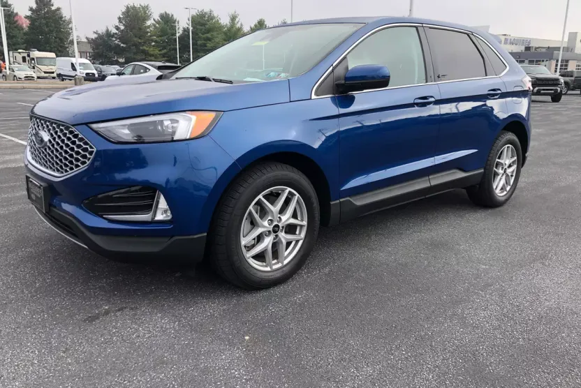 2024 Ford Edge SEL photo 1
