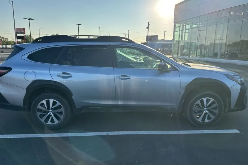 2024 Subaru Outback Premium photo 1