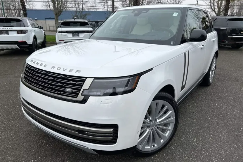 2025 Land Rover Range Rover SE photo 1