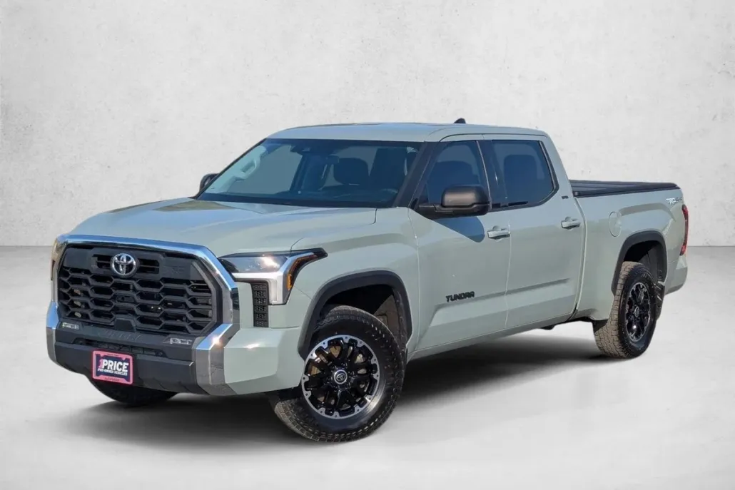2023 Toyota Tundra SR5 CrewMax photo 1