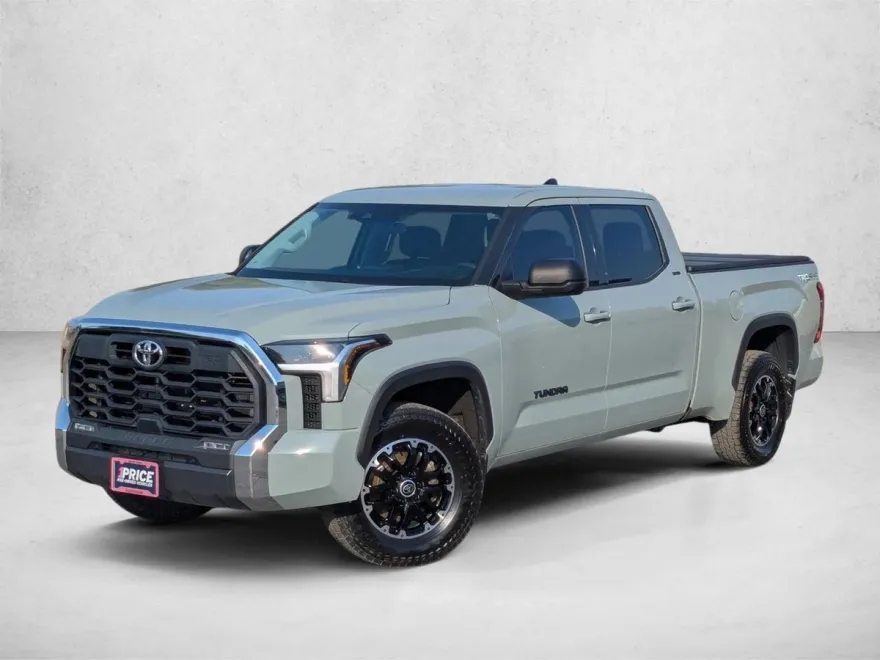 2023 Toyota Tundra SR5 CrewMax photo 1