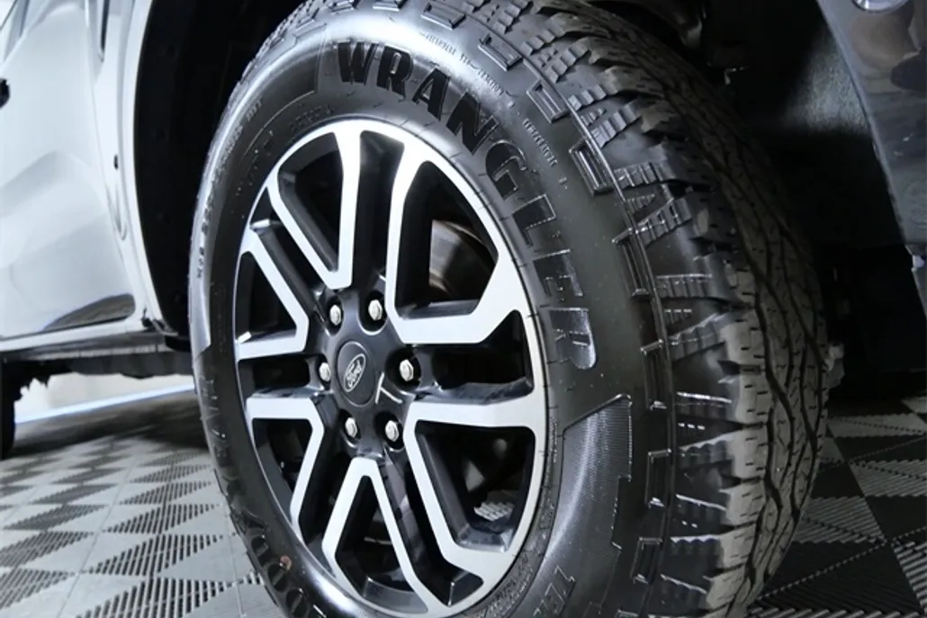 2024 Ford Ranger Lariat photo 1