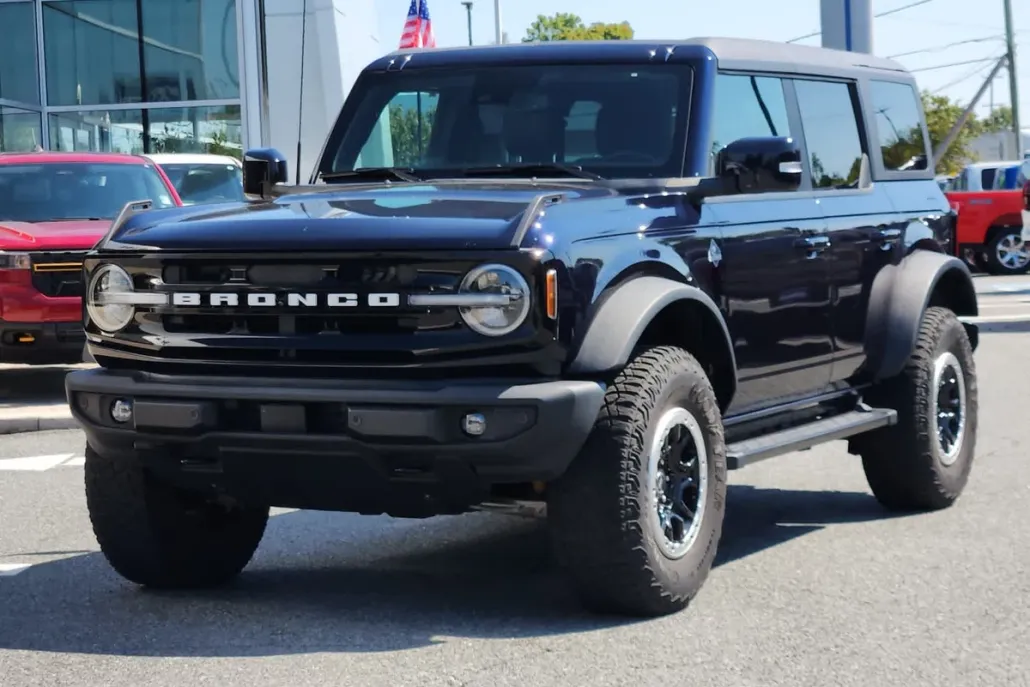 2021 Ford Bronco Outer Banks photo 1