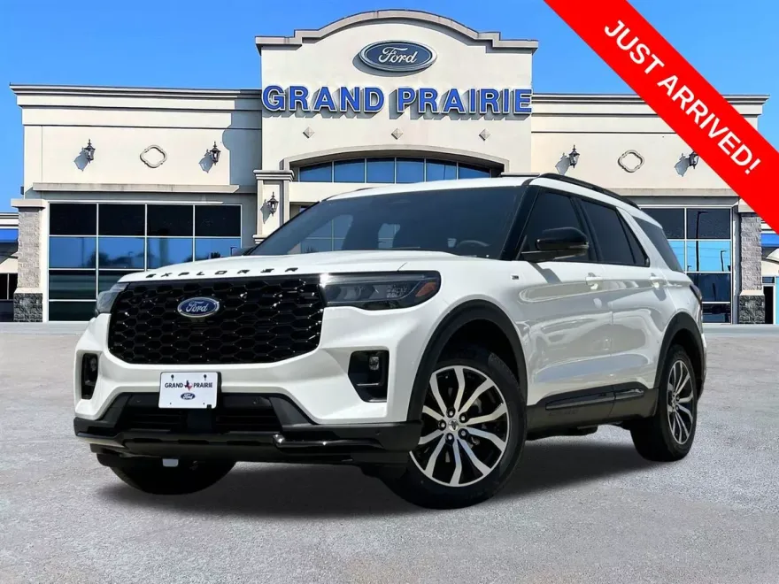 2025 Ford Explorer ST-Line photo 1