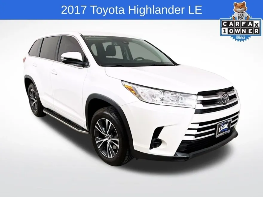 2017 Toyota Highlander LE Plus photo 1