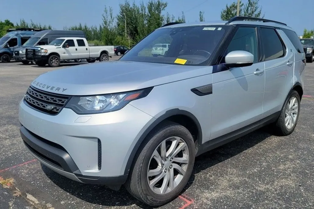 2018 Land Rover Discovery SE photo 1