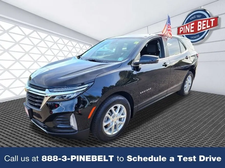2022 Chevrolet Equinox LT photo 1