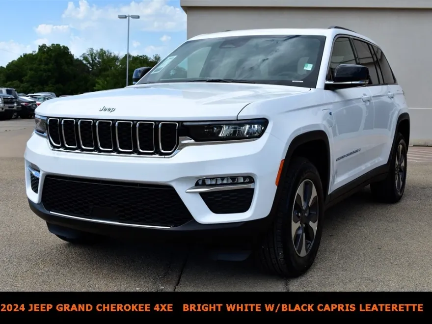 2024 Jeep Cherokee Sport photo 1