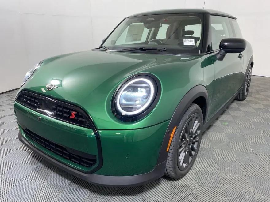 2025 Mini Cooper S Iconic photo 1