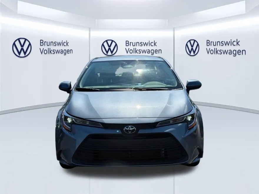 2024 Toyota Corolla LE photo 1