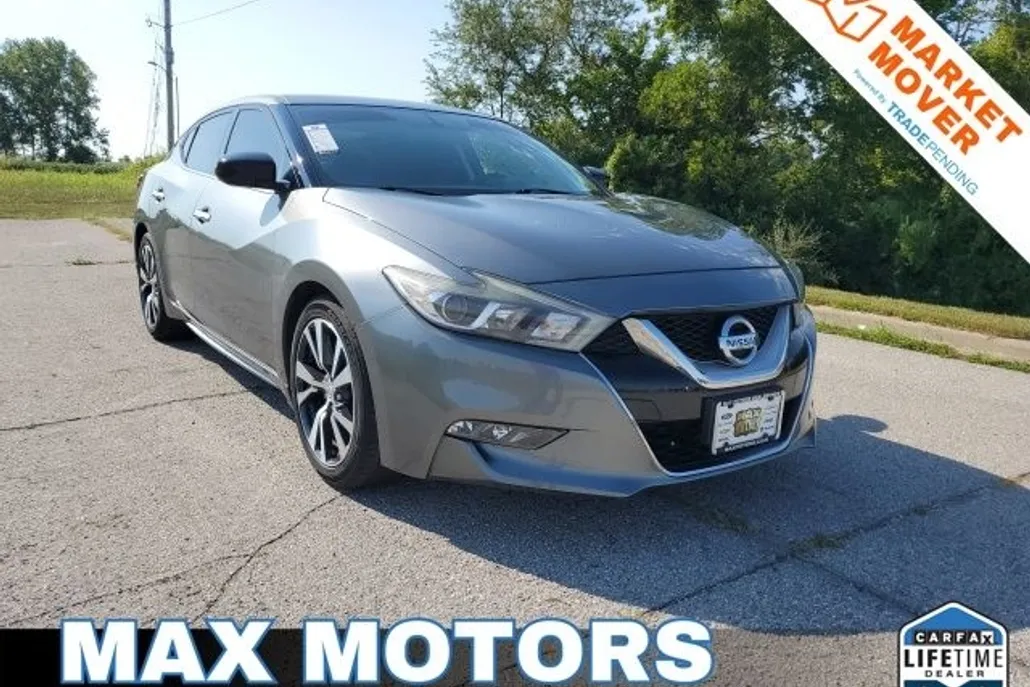 2017 Nissan Maxima S photo 1