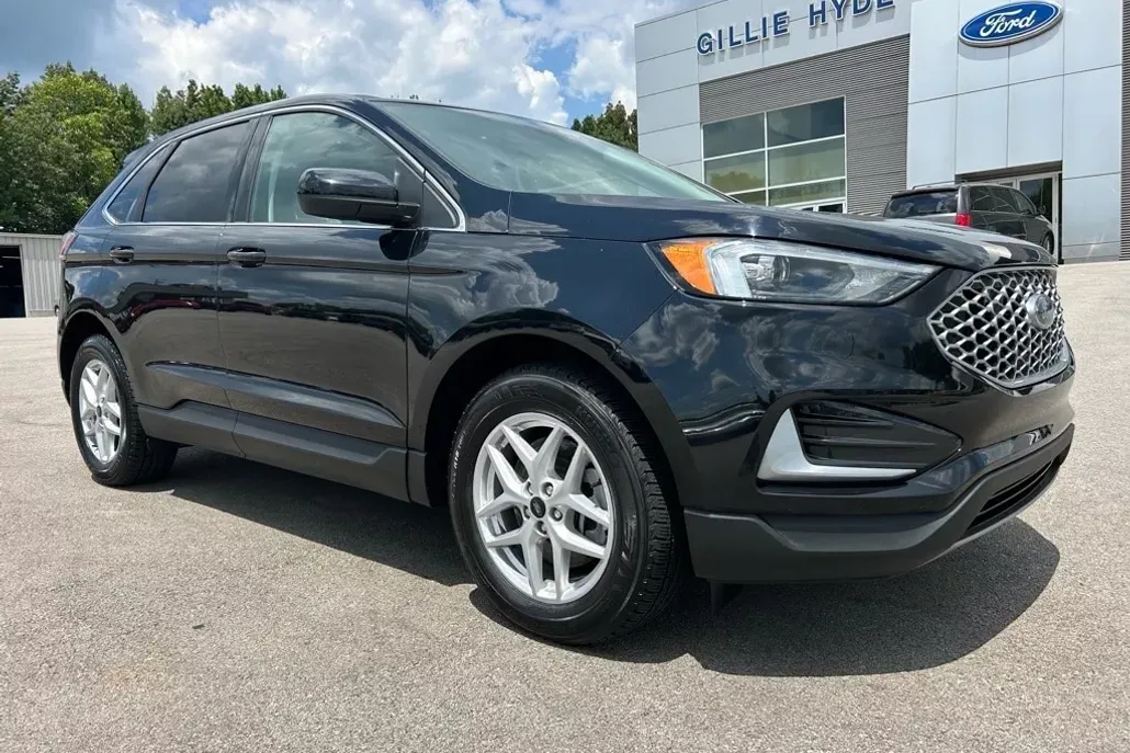 2023 Ford Edge SEL photo 1