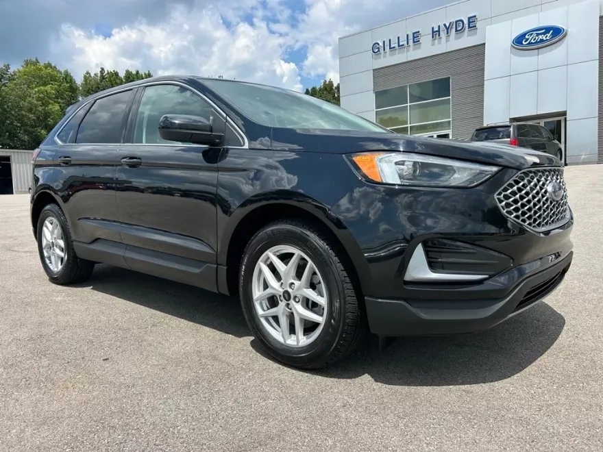 2023 Ford Edge SEL photo 1