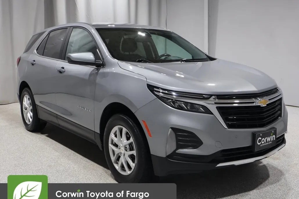 2023 Chevrolet Equinox LT photo 1
