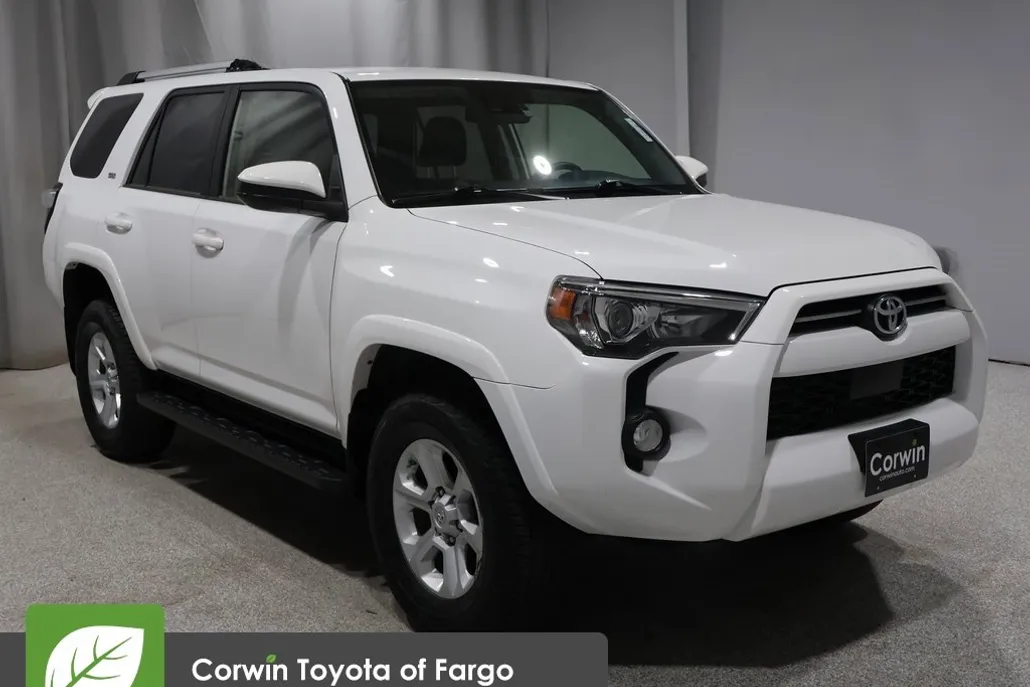2020 Toyota 4Runner SR5 photo 1