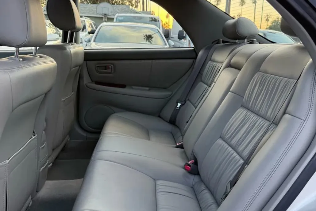 1999 Lexus ES 300 photo 1