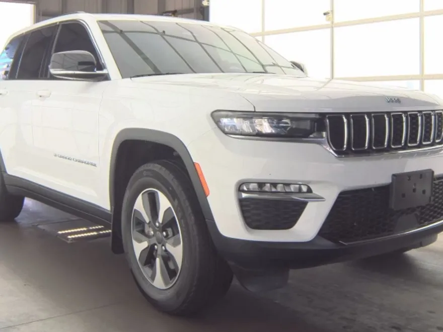 2022 Jeep Cherokee Limited 4xe photo 1