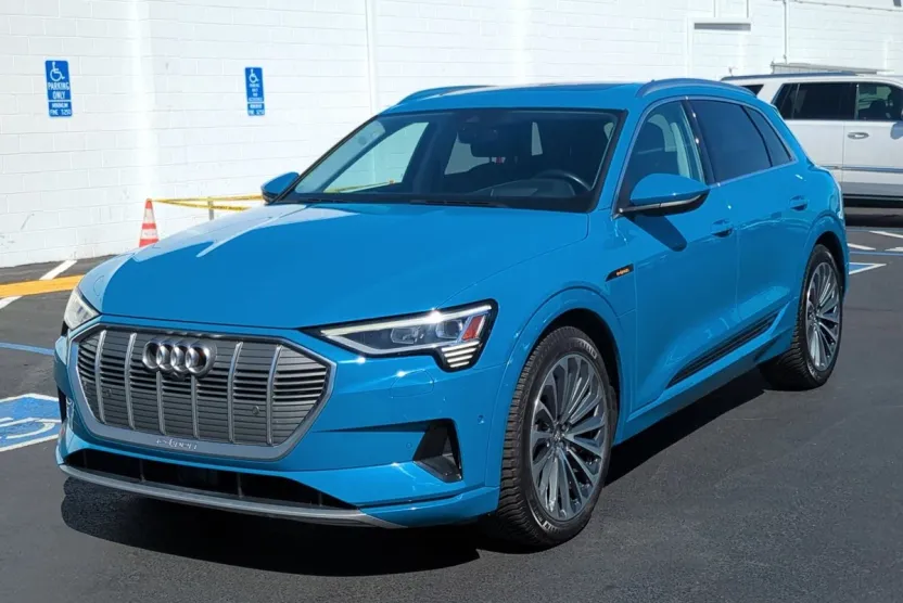 2019 Audi e-tron Prestige photo 1