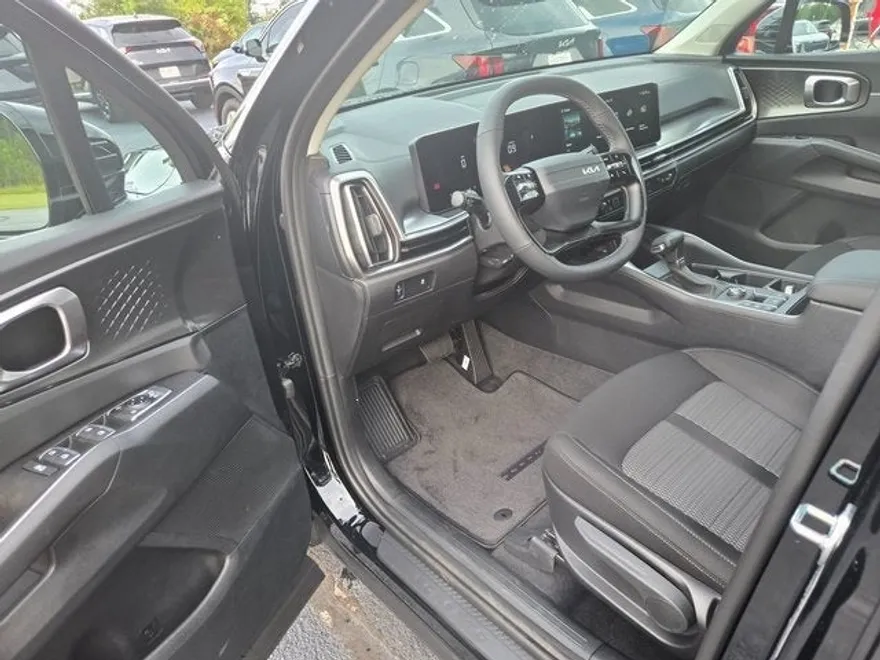 2026 Kia Sorento LX photo 1