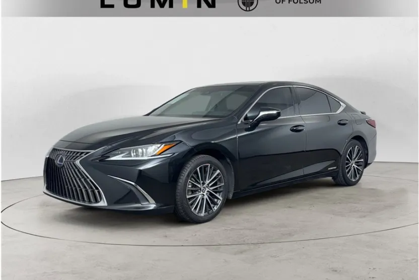 2022 Lexus ES 300h photo 1
