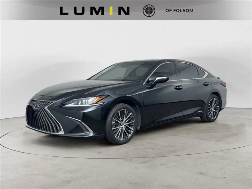 2022 Lexus ES 300h photo 1