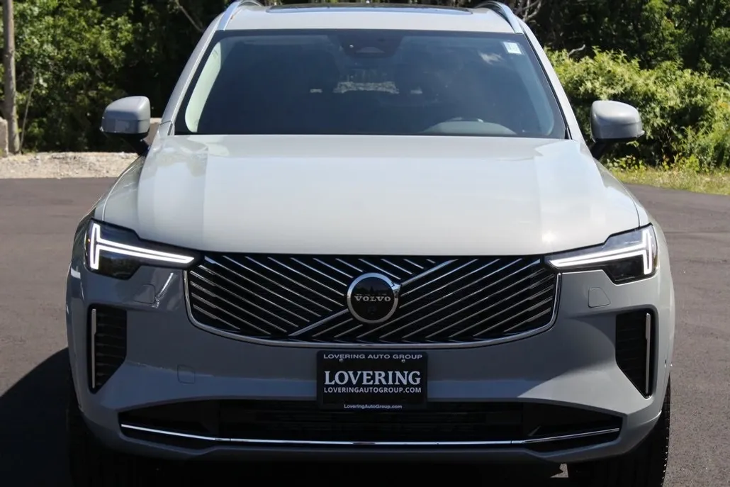 2026 Volvo XC90 Plus photo 1