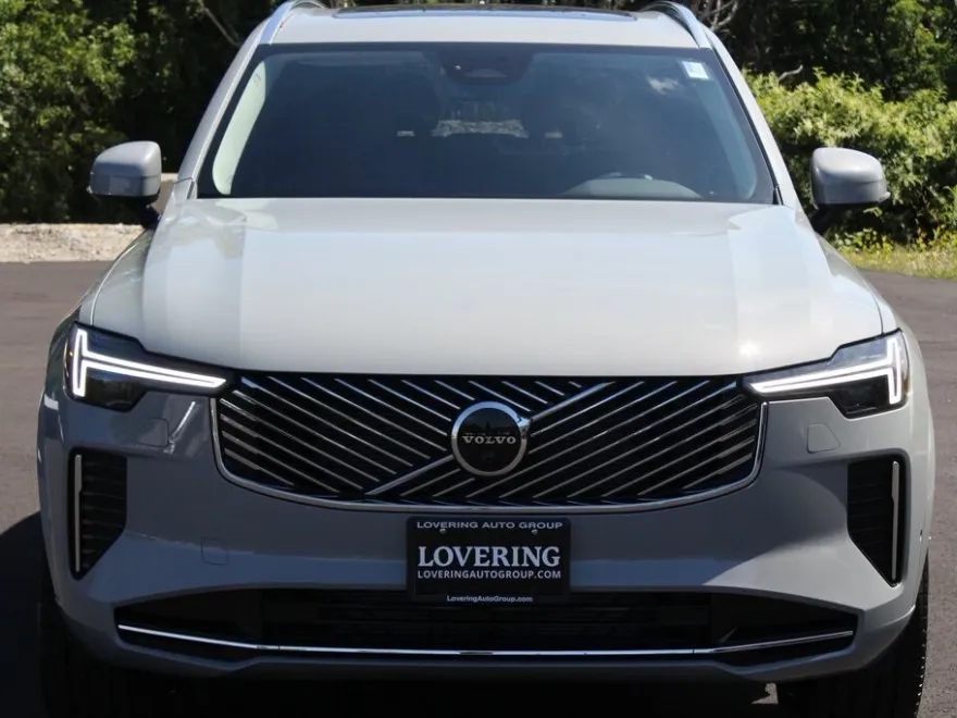 2026 Volvo XC90 Plus photo 1